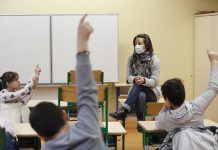 Casi el doble de alumnos confinados en Cataluña en 24 horas