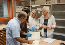 Una familia australiana con raíces granollerinas visita el Archivo para seguir el rastro documental de su tatarabuelo, Jeroni Rodoreda