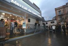 El Mercado Municipal de Sant Carles incorpora nuevos servicios y renueva el equipamiento con la instalación de placas fotovoltaicas