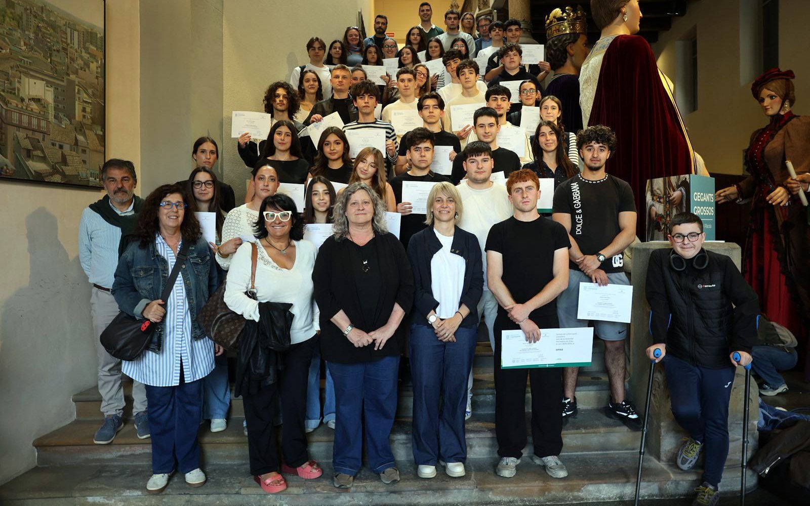 El Ayuntamiento entrega las becas Erasmus+ a los alumnos de grado superior de Granollers